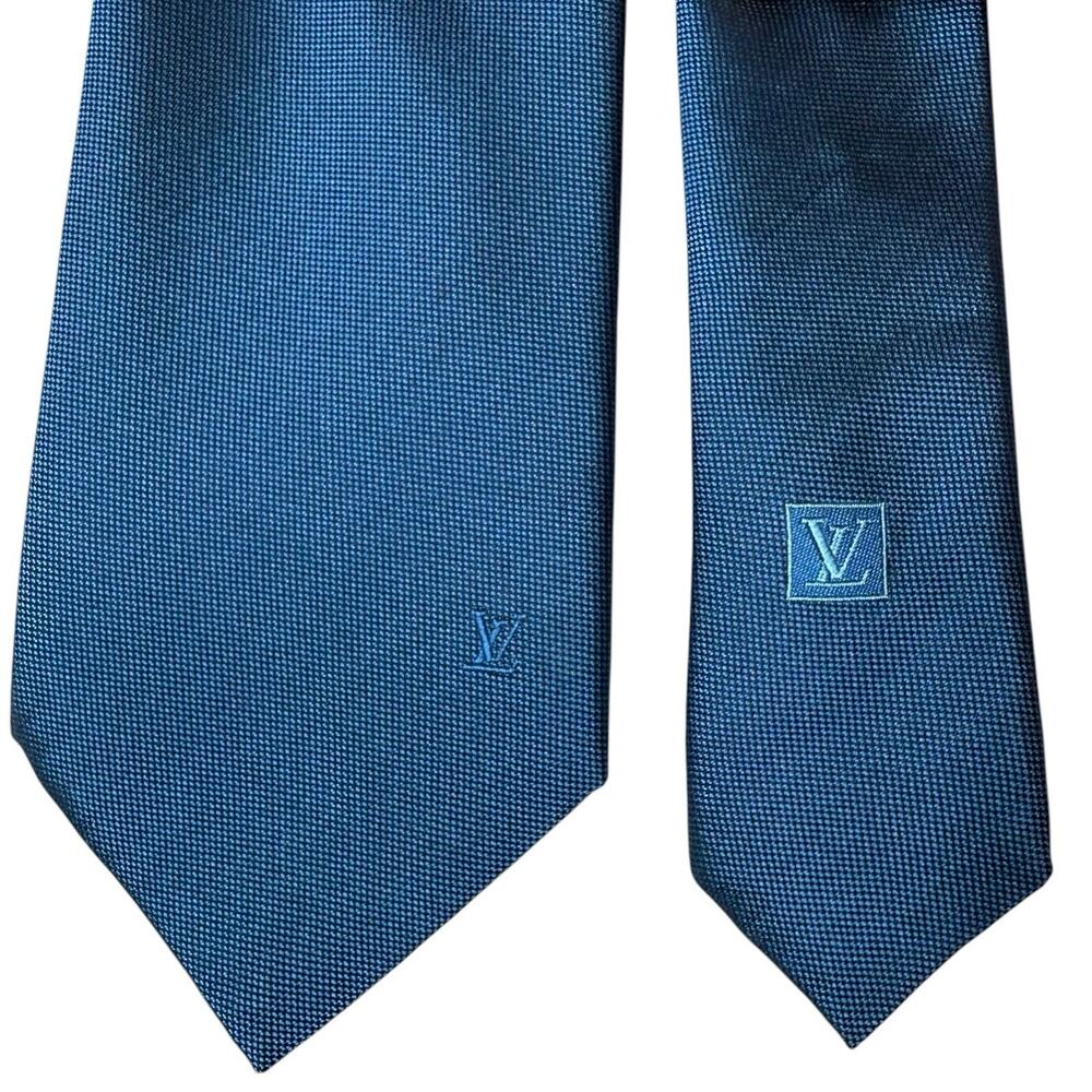 Louis Vuitton LV Monogram Tie Solid Blue Silk 3” Modern